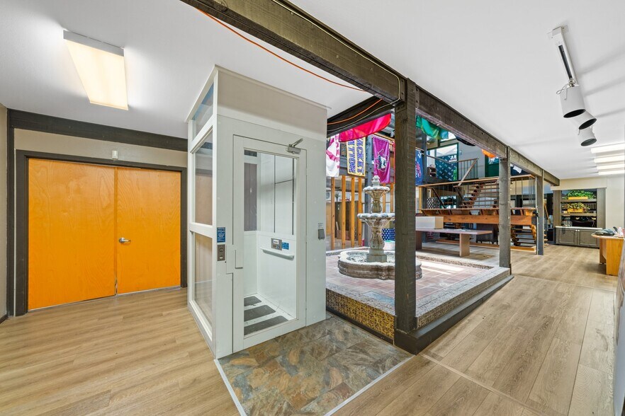 More Photos Of 2125 Sidney Baker St, Kerrville Storefront Retail Office For Sale