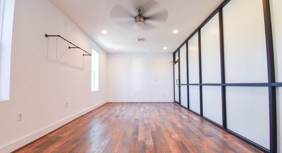 More Photos Of 920-922 M St SE, Washington Office For Sale
