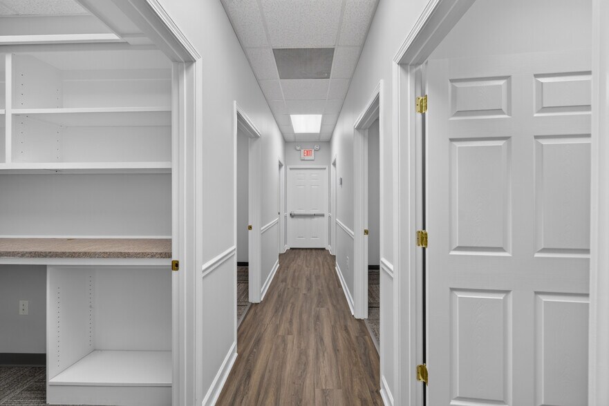 More Photos Of 514 Dabney Rd, Henderson Office For Lease