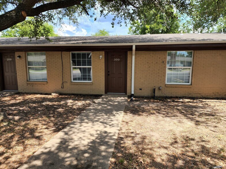 More Photos Of 220 Bois D Arc St, Canton Apartments For Sale