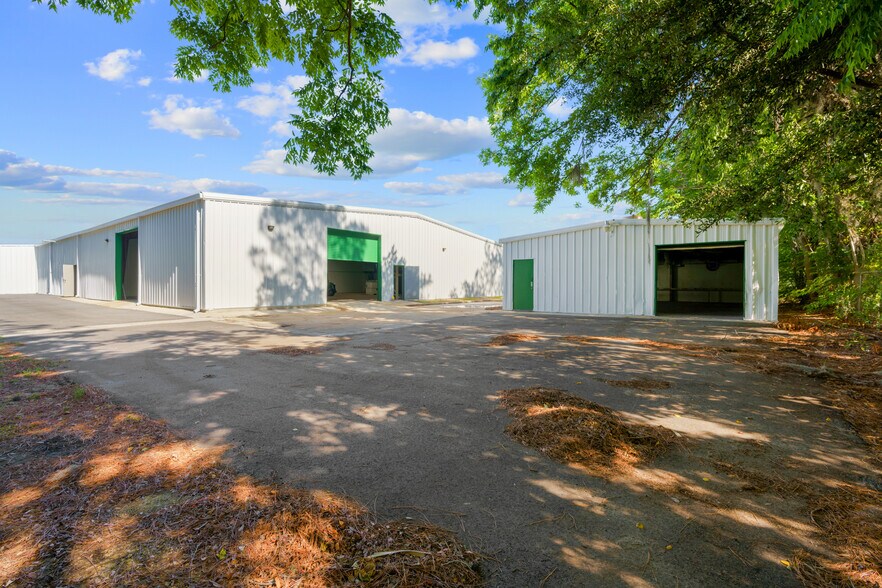 More Photos Of 13595 SE 31st Ave, Summerfield Warehouse For Sale