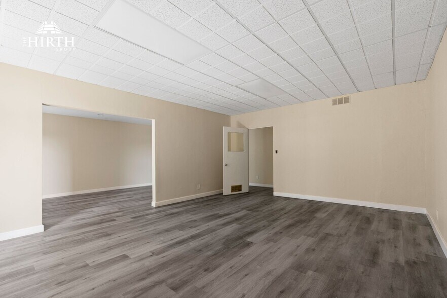 More Photos Of 8621 Bellanca Ave, Los Angeles Office For Sale