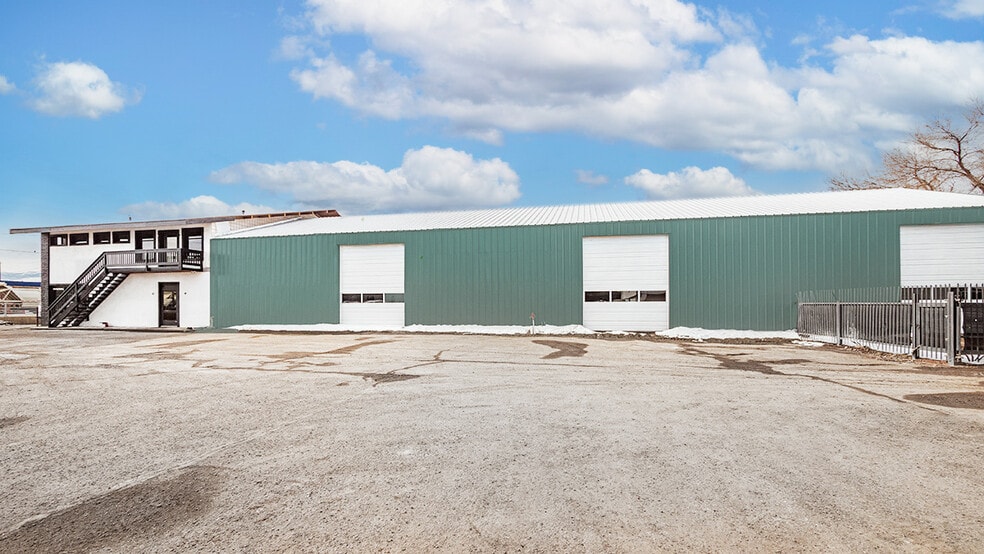 More Photos Of 910 Glendale Ave, Sparks Showroom For Sale