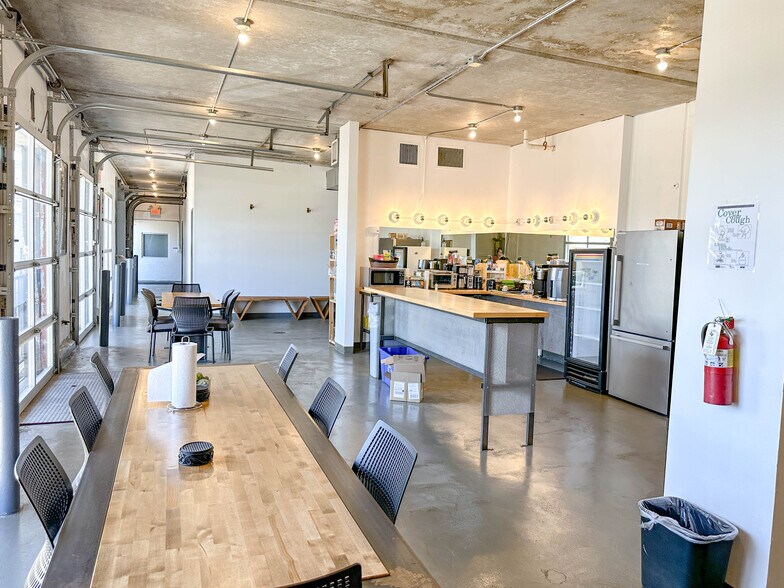 More Photos Of 3000 E Cesar Chavez St, Austin Office For Lease