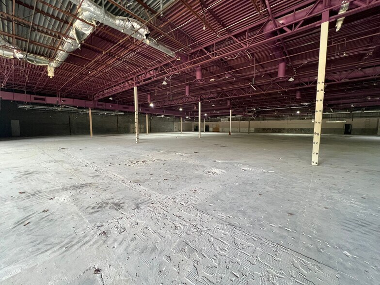 More Photos Of 7490 Old National Hwy, Riverdale Unknown For Lease