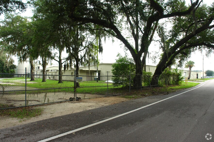 More Photos Of 2600 Industrial St, Leesburg Manufacturing For Lease