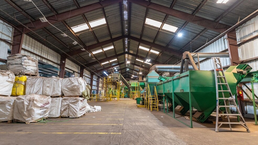 More Photos Of 1312 W Oakridge Dr, Albany Warehouse For Sale