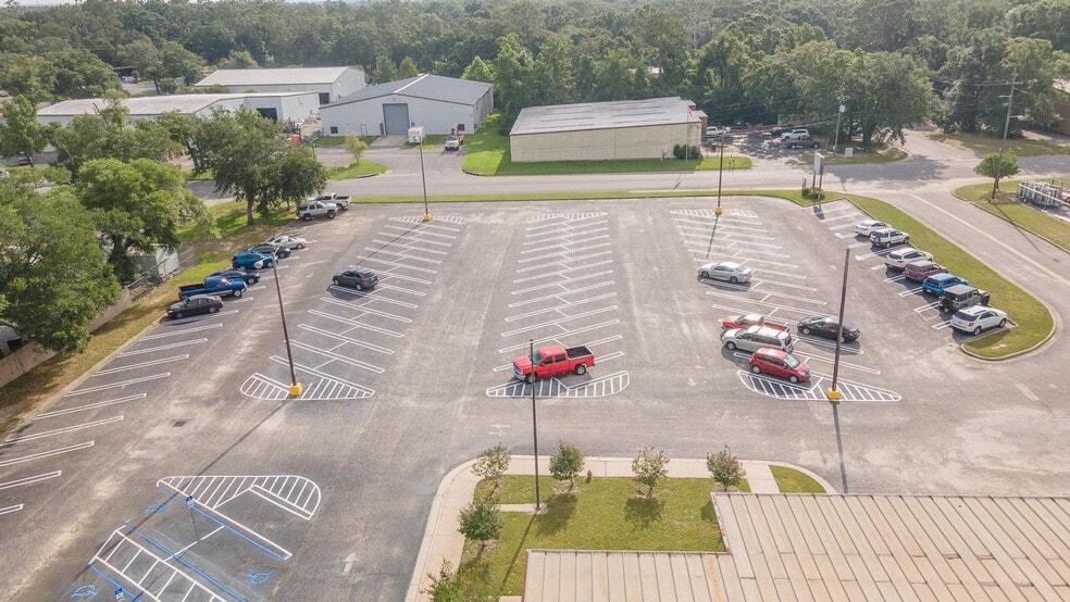 More Photos Of 7801 Sears Blvd, Pensacola Distribution For Lease