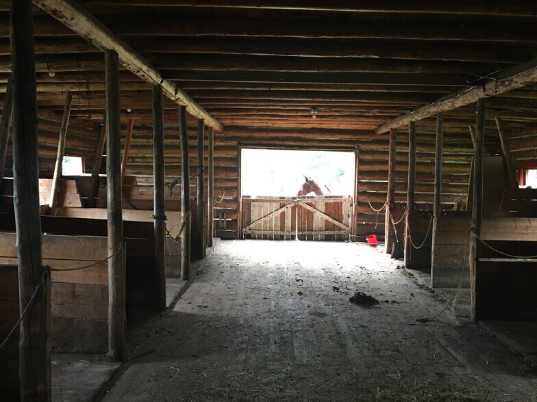 More Photos Of 50508 Range Road 271A, Yellowhead County Hospitality For Sale