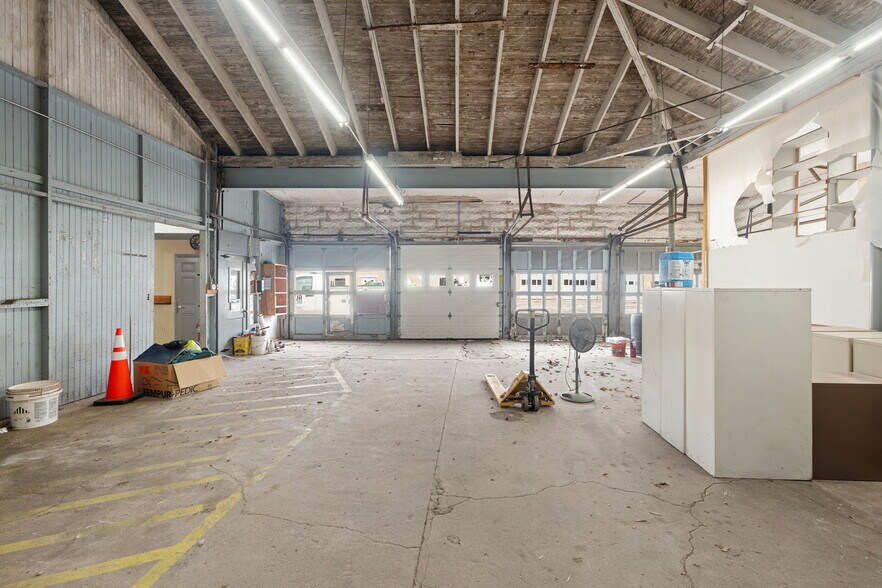More Photos Of 1072 Main St, West Warwick Office For Sale