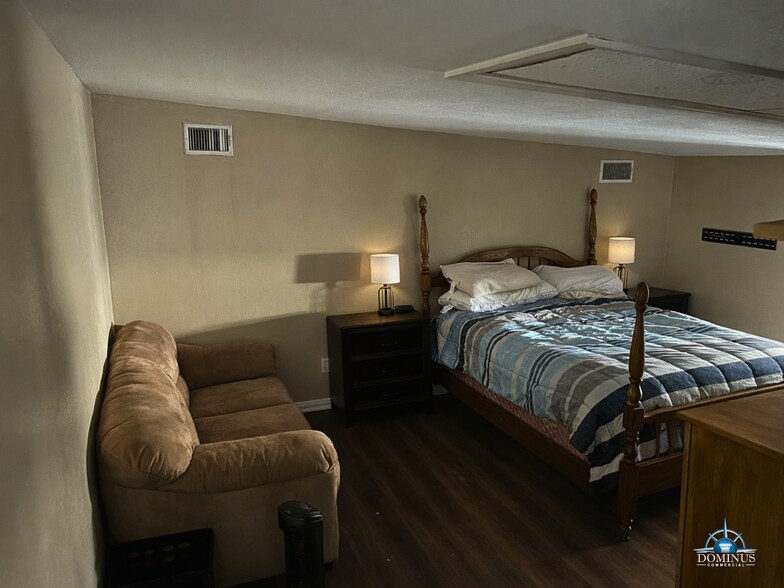 More Photos Of 122 Aviator Dr, Fort Worth Specialty For Lease