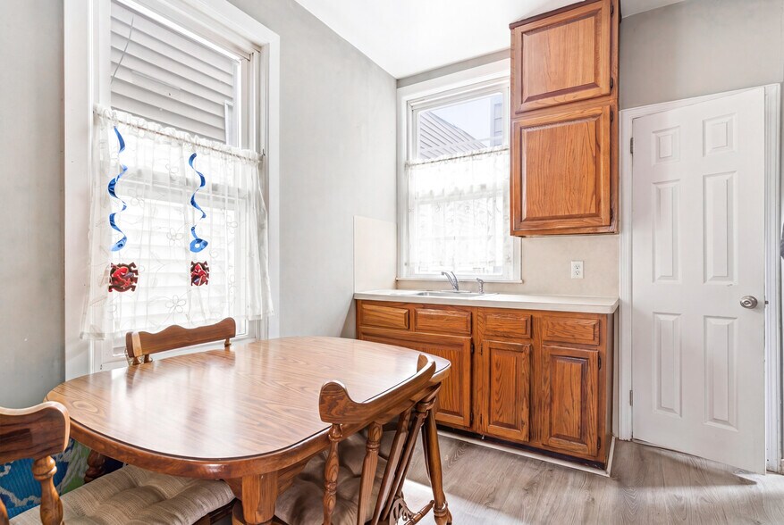 More Photos Of 369 E Kinney St, Newark Apartments For Sale