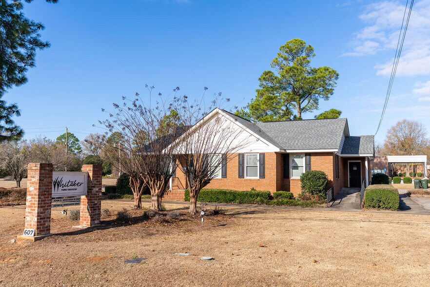 Primary Photo Of 607 Bluebird Blvd, Fort Valley Office For Sale