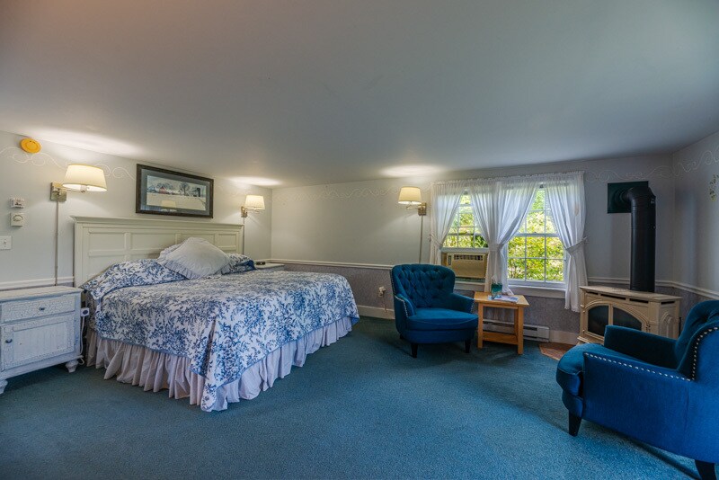 More Photos Of 132 Landgrove Rd, Landgrove Hotel For Sale