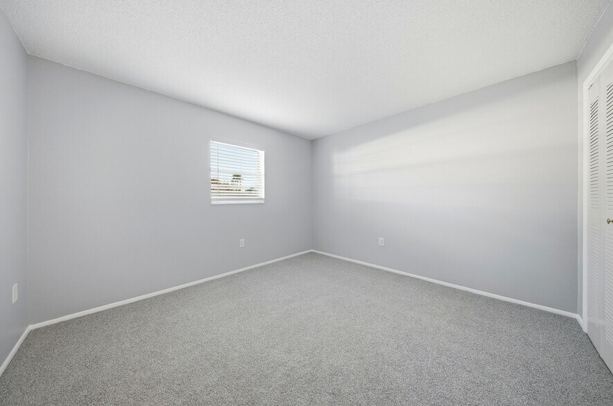 More Photos Of 2309 Manatee Ave W, Bradenton Apartments For Sale