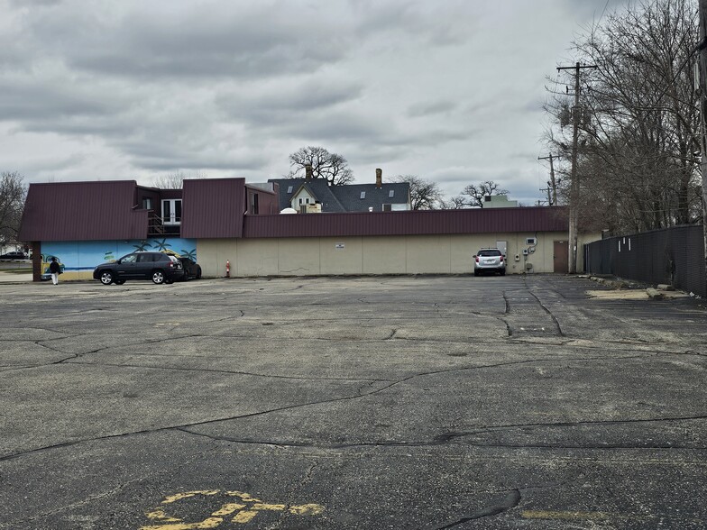 More Photos Of 822 Broad St, Beloit Office Residential For Lease