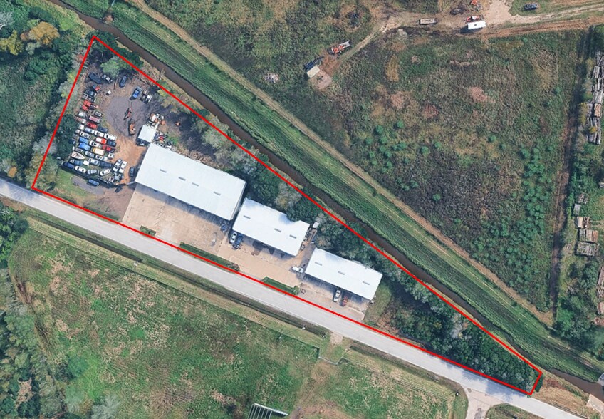 More Photos Of 1120-1132 County Road 129, Alvin Warehouse For Lease