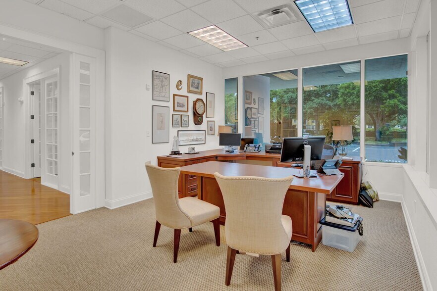 More Photos Of 6200 Metrowest Blvd, Orlando Office For Lease