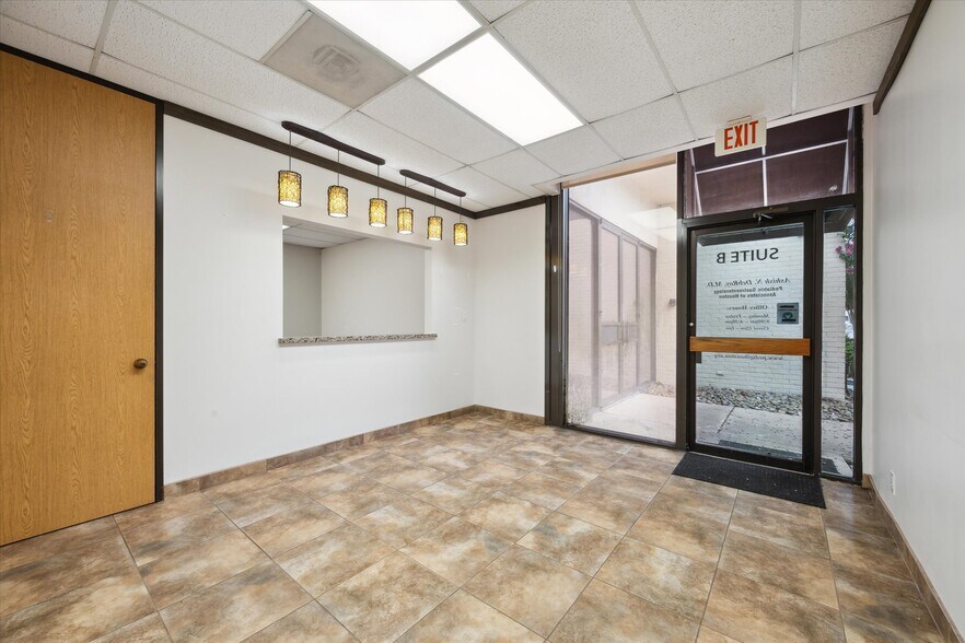 More Photos Of 560 Blossom St, Webster Medical For Lease