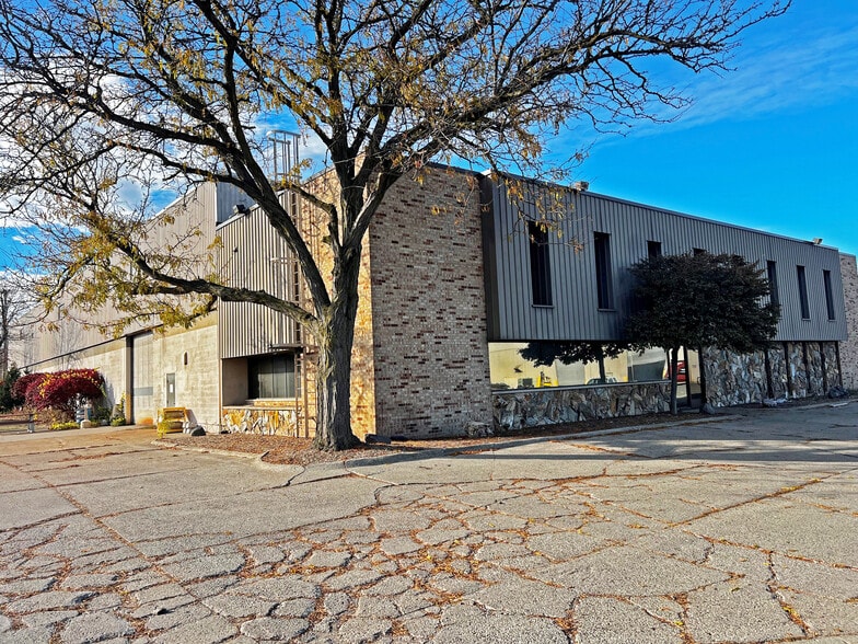 Primary Photo Of 16600 E 13 Mile Rd, Roseville Warehouse For Sale