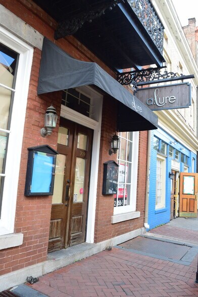 More Photos Of 309 W Congress St, Savannah Restaurant For Lease