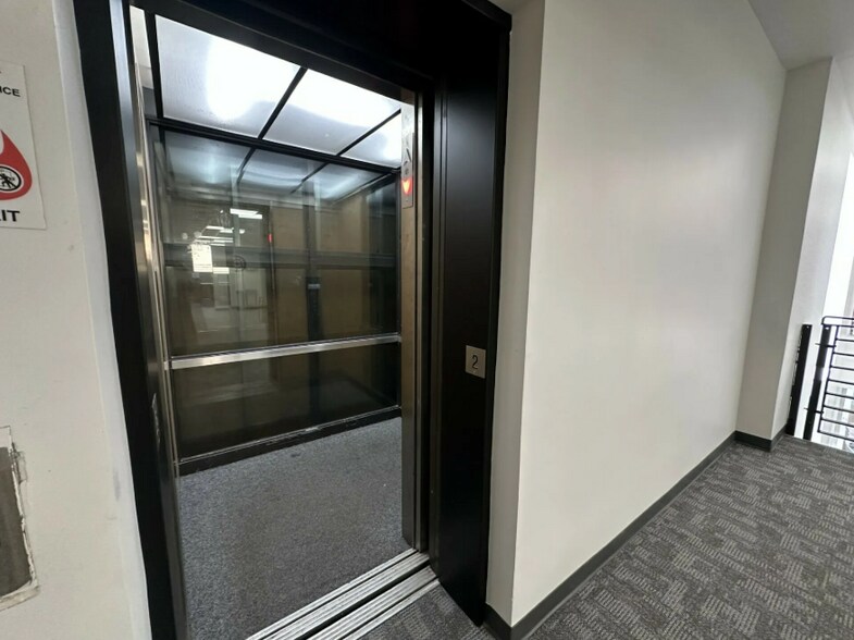 More Photos Of 220 Main St E, Mankato Office For Lease