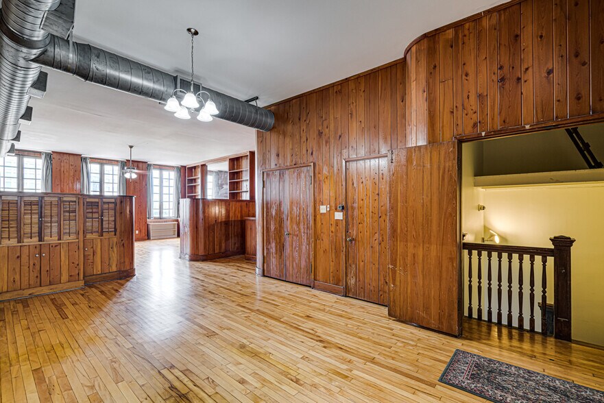 More Photos Of 339 Madison Ave, Memphis Storefront Retail Office For Lease