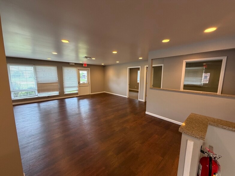 More Photos Of 4211 E Third St, Bloomington Office For Lease