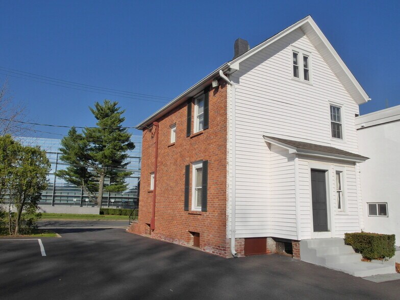 More Photos Of 137-139 Lafayette Ave, Suffern Office For Lease