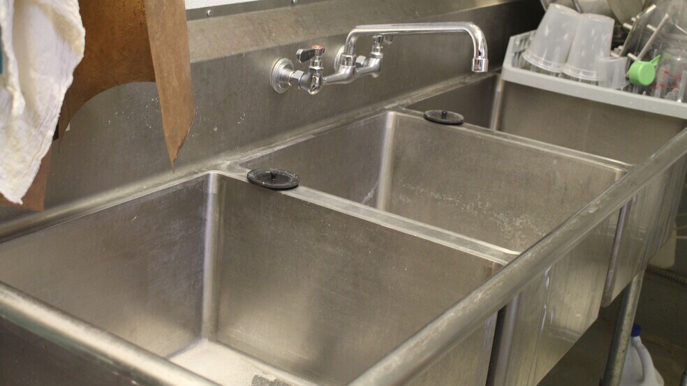 More Photos Of 7877 W Main St, Rathdrum Freestanding For Lease