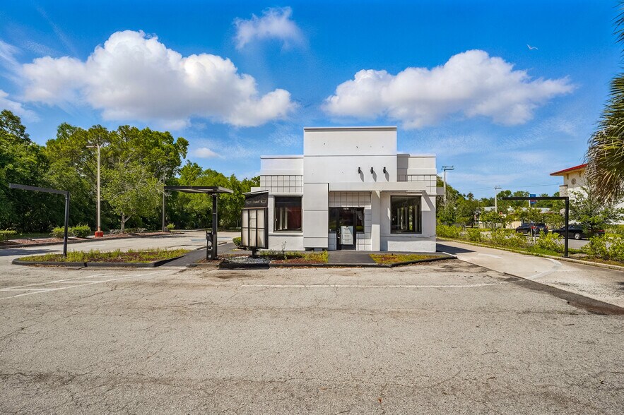 More Photos Of 8761 Baymeadows Rd, Jacksonville Fast Food For Lease