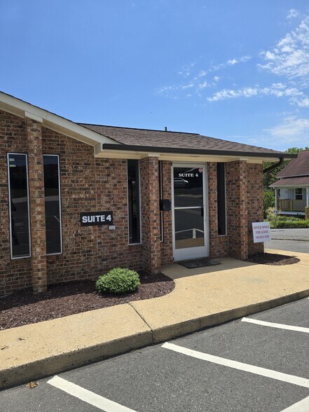 More Photos Of 112 E Dixon Blvd, Shelby Office For Lease