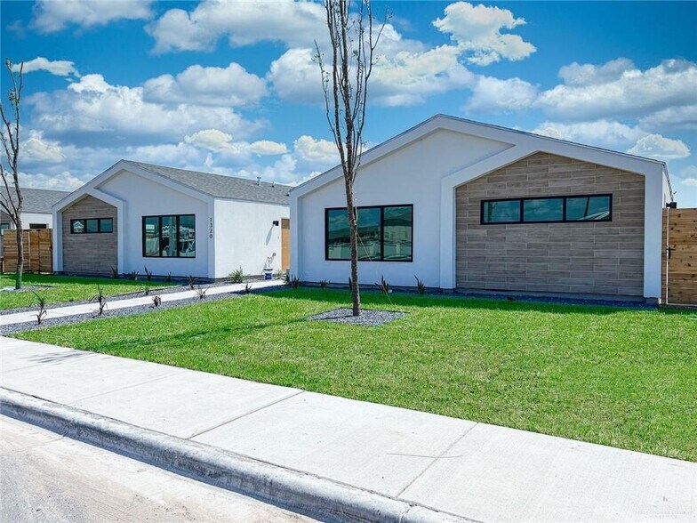 Primary Photo Of 612 Oriole Rd, Weslaco Apartments For Sale