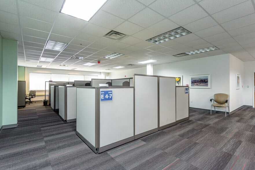 More Photos Of 1450 Technology Dr, Harrisonburg Office For Sale