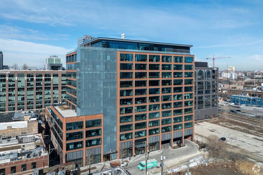 More Photos Of 320 N Sangamon St, Chicago Office For Lease