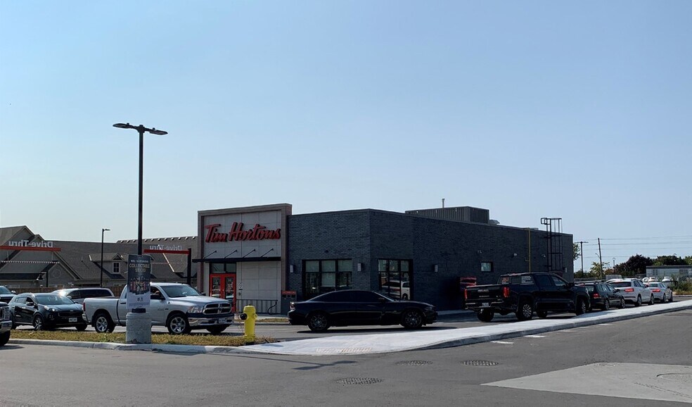More Photos Of 1405 Bloor St, Clarington Storefront For Lease