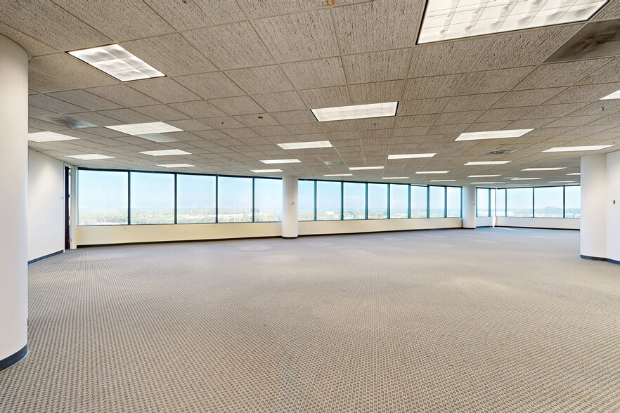 More Photos Of 100 Crescent Centre Pky, Tucker Office For Lease
