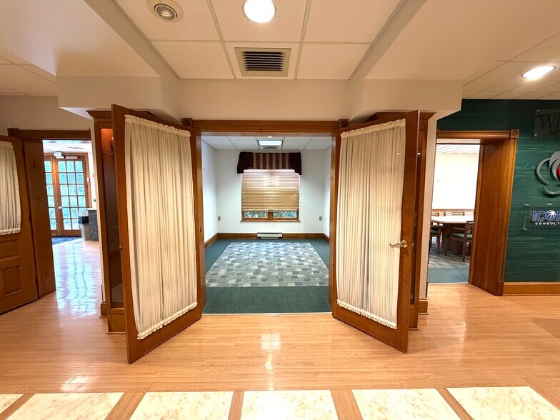 More Photos Of 22 S 2nd St, Emmaus Loft Creative Space For Lease