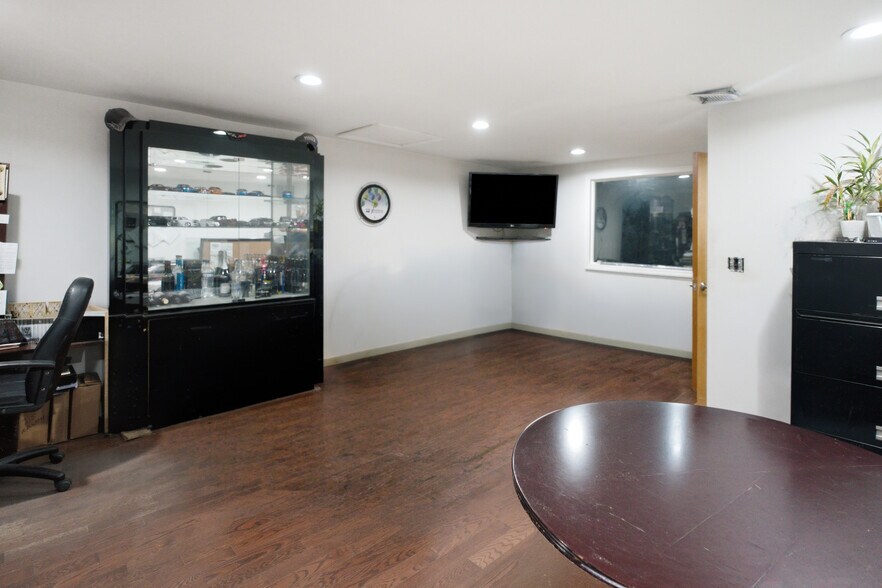 More Photos Of 315 Ralph Ave, Copiague Warehouse For Sale
