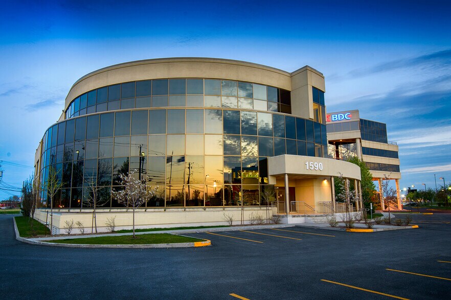 More Photos Of 1550 Rue Ampère, Boucherville Unknown For Lease
