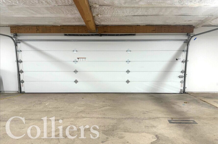 More Photos Of 107 E 40th St, Garden City Warehouse For Lease