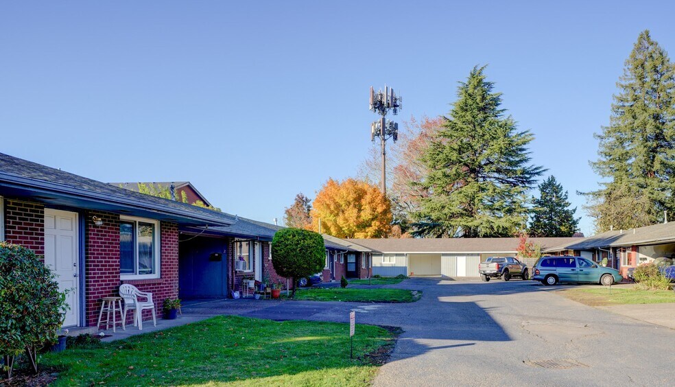 More Photos Of 1049 SE Walnut St, Hillsboro Apartments For Sale