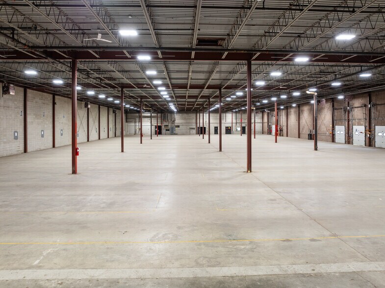 More Photos Of 1 Cornell Pl, Wilmington Warehouse For Lease