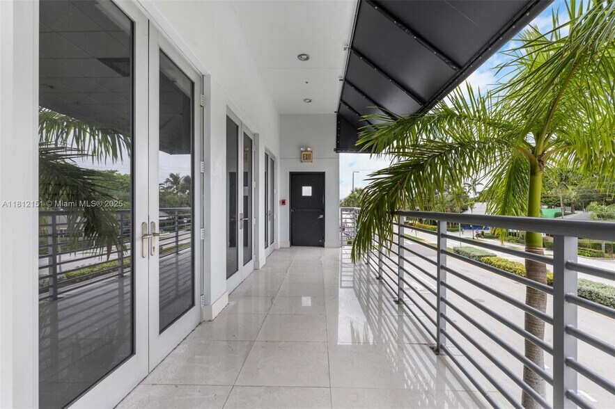 More Photos Of 2500 Wilton Dr, Wilton Manors Freestanding For Sale