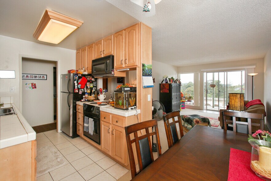 More Photos Of 2200 Village Ct, Belmont Apartments For Sale