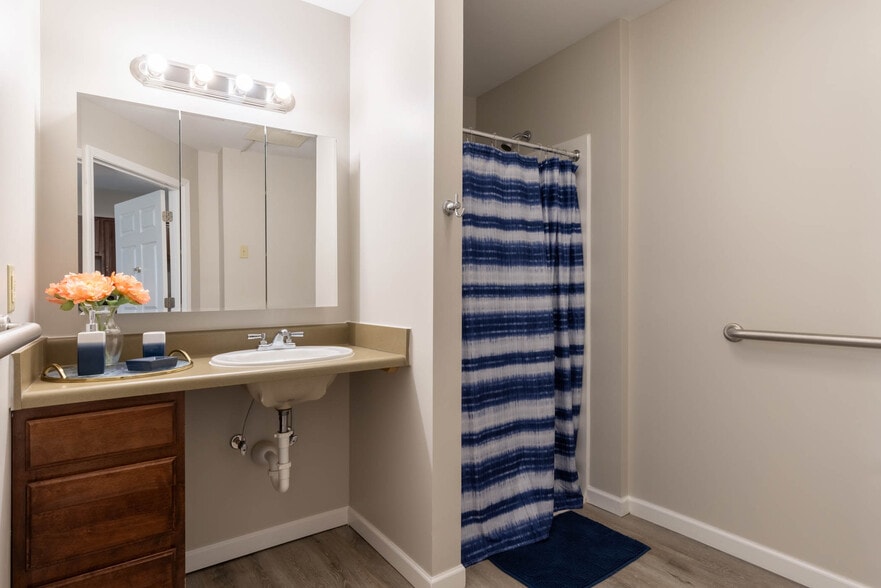 More Photos Of 1207 Vandalia St, Collinsville Assisted Living For Sale