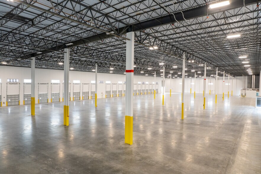 More Photos Of 8593 NW 96th St, Medley Unknown For Lease