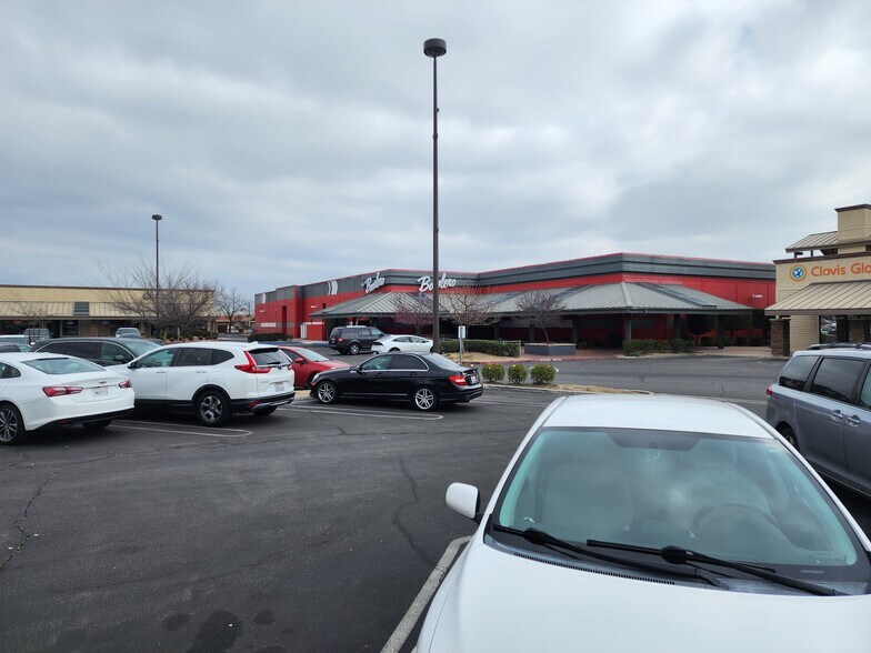 More Photos Of 98 E Shaw Ave, Clovis Restaurant For Sale