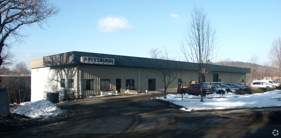 More Photos Of 16 Beaver Brook Rd, Danbury Warehouse For Lease