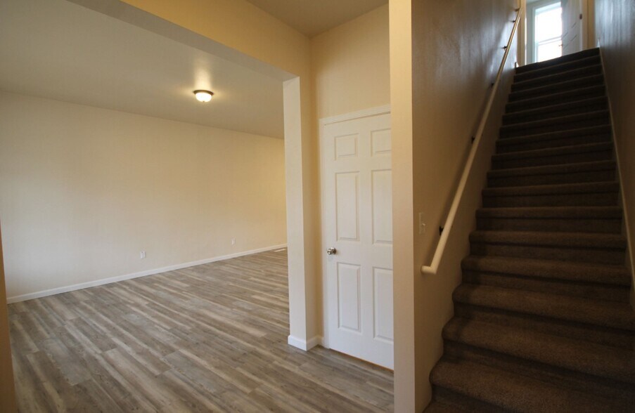 More Photos Of 217 Chestnut St, Grand Forks Apartments For Sale